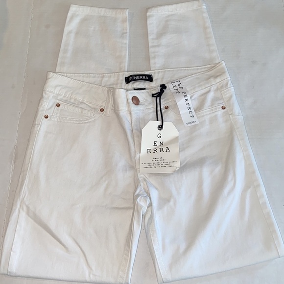 Generra NWT Junior Size 9 White Mid Rise Skinny Stretchy Jeans: 4228 - Picture 3 of 10